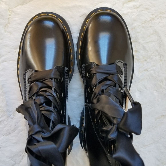 Dr. Martens Molly Platform Lace-Up Boots - Picture 9 of 12